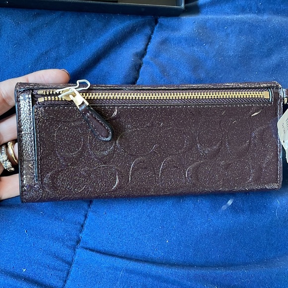 Coach wallet with charms NWT Never used - Picture 11 of 13